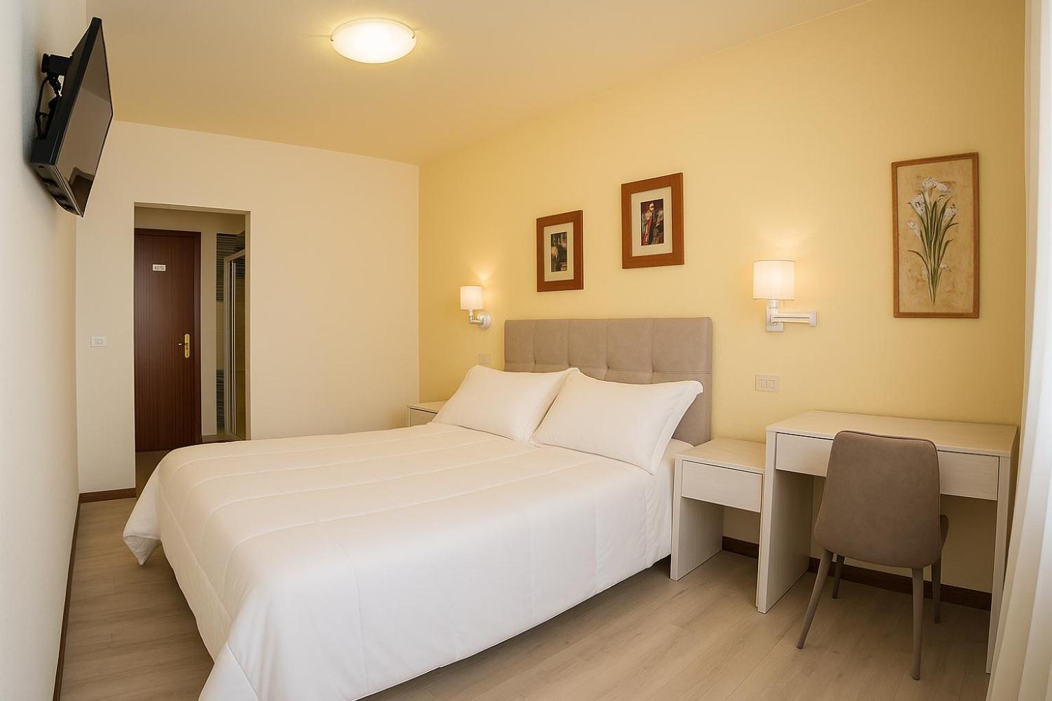 Elara Hotel Viveiro Buitenkant foto