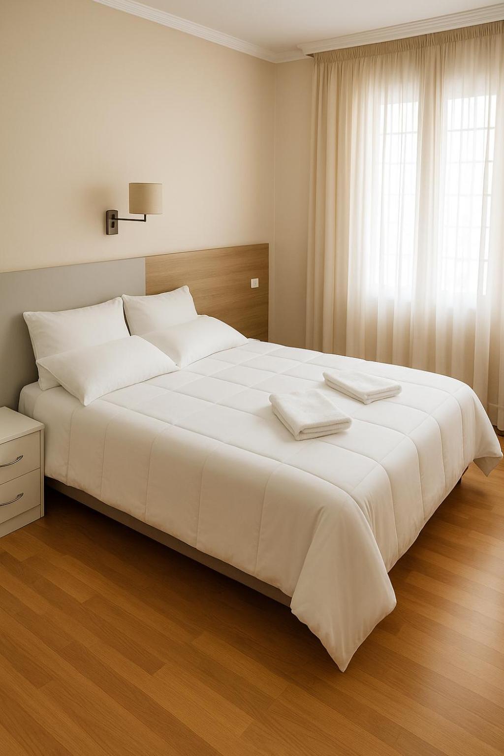 Elara Hotel Viveiro Buitenkant foto